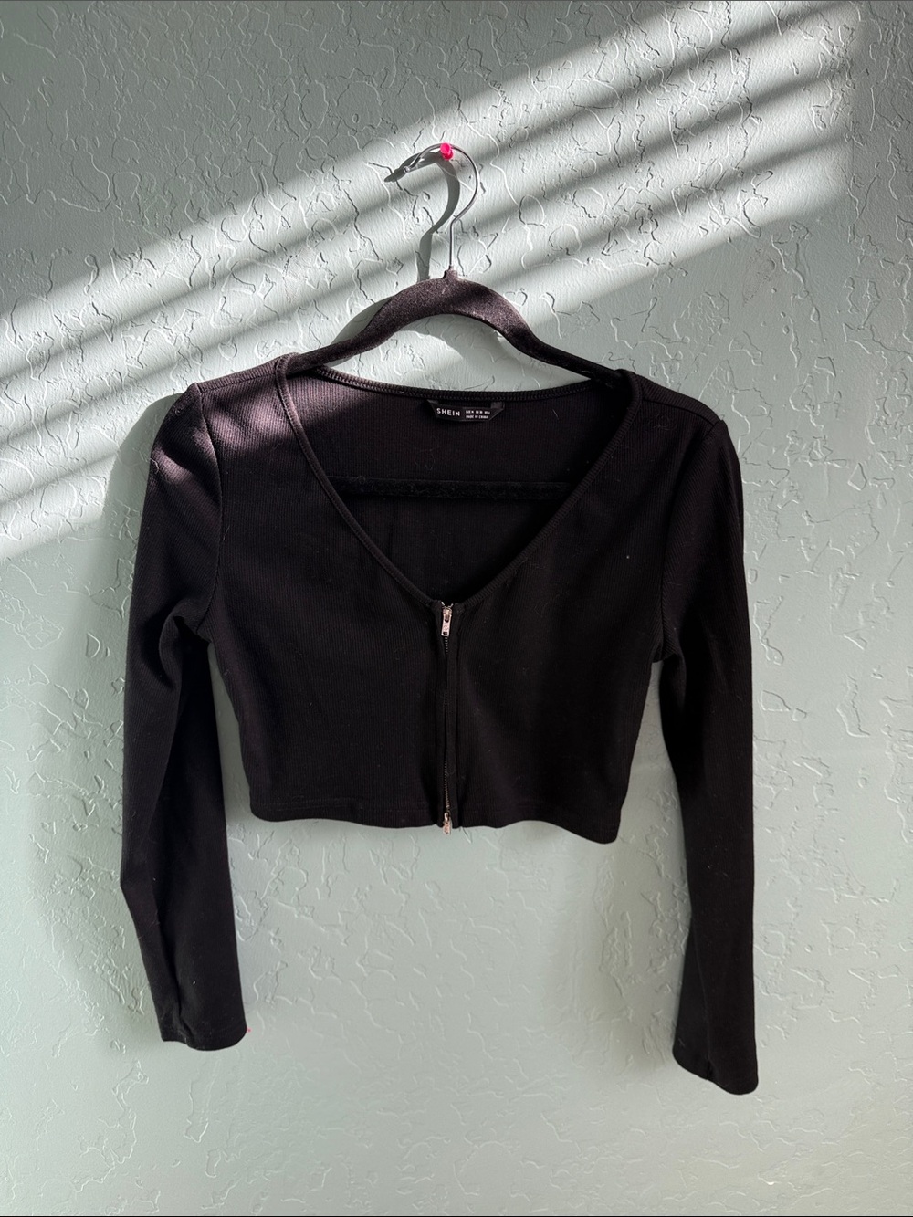 SHEIN Black Long-Sleeve Cropped Zip-Up Top